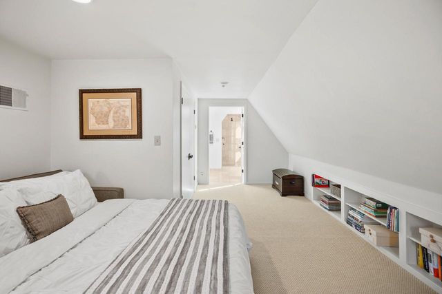 2730 E Menlo BOULEVARD, Shorewood, WI 53211