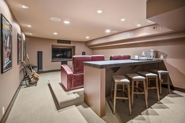 2730 E Menlo BOULEVARD, Shorewood, WI 53211