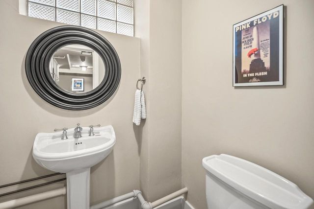 2730 E Menlo BOULEVARD, Shorewood, WI 53211