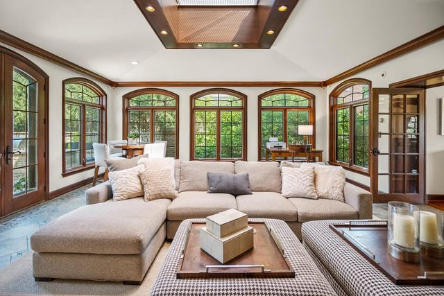 2730 E Menlo BOULEVARD, Shorewood, WI 53211