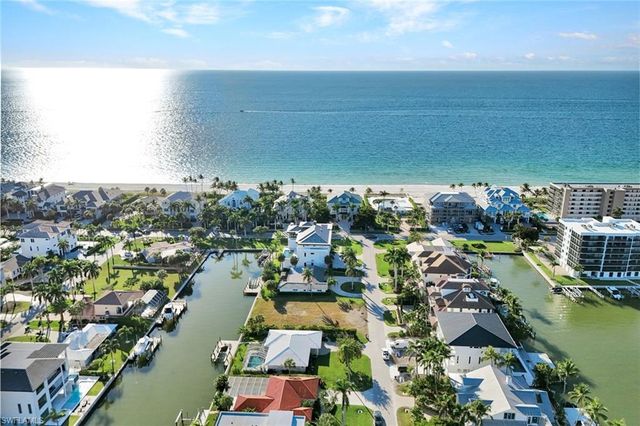 112 Seabreeze AVE, Naples, FL 34108