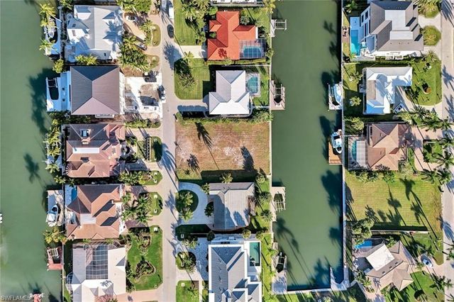 112 Seabreeze AVE, Naples, FL 34108