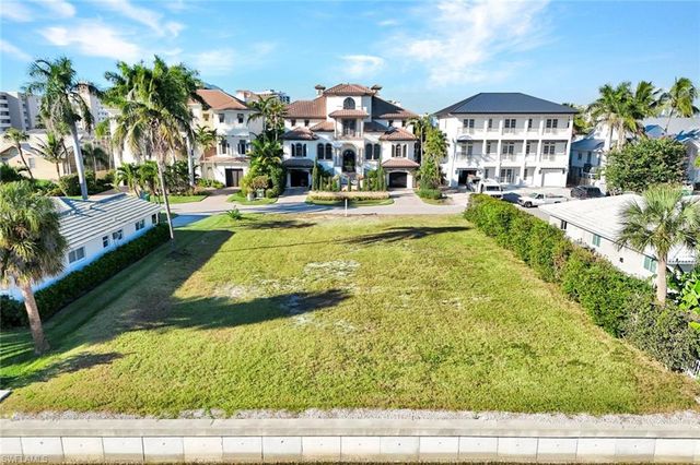 112 Seabreeze AVE, Naples, FL 34108