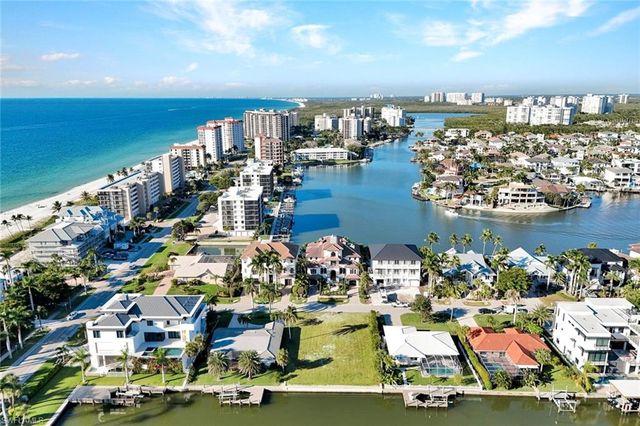 112 Seabreeze AVE, Naples, FL 34108