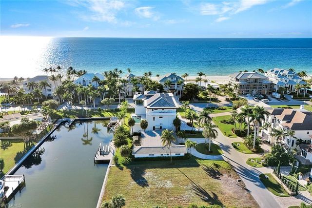 112 Seabreeze AVE, Naples, FL 34108