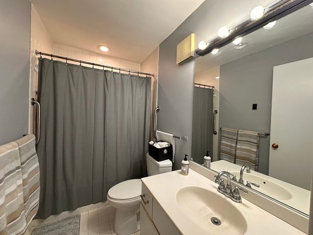 100 Rosemary Way 210, Needham, MA 02494