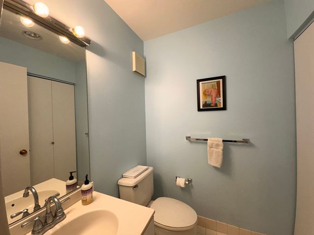 100 Rosemary Way 210, Needham, MA 02494