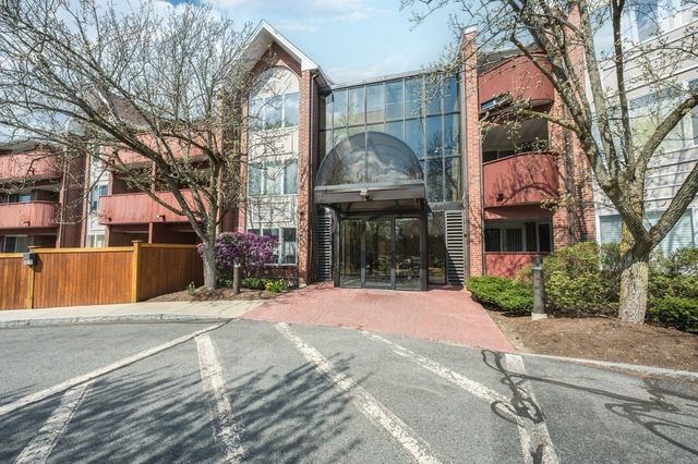 100 Rosemary Way 210, Needham, MA 02494