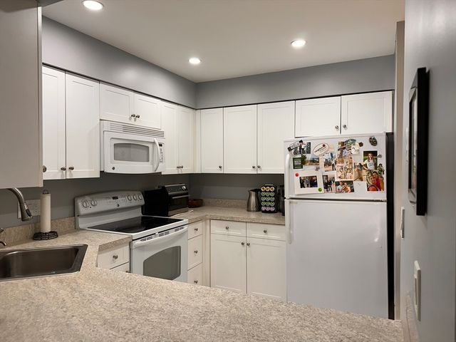 100 Rosemary Way 210, Needham, MA 02494