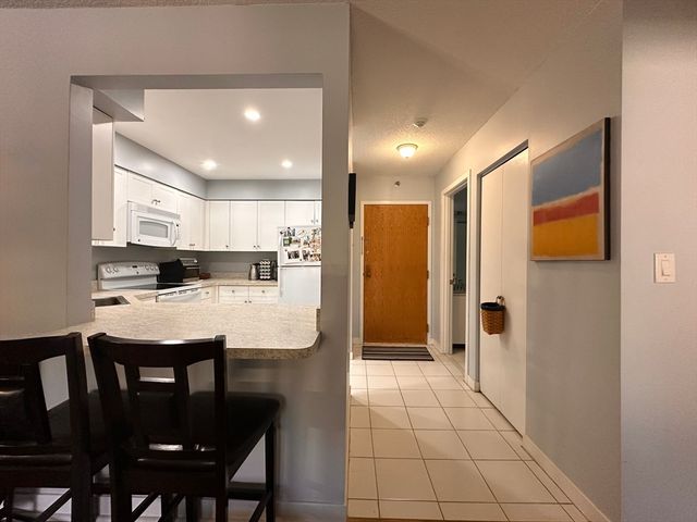 100 Rosemary Way 210, Needham, MA 02494