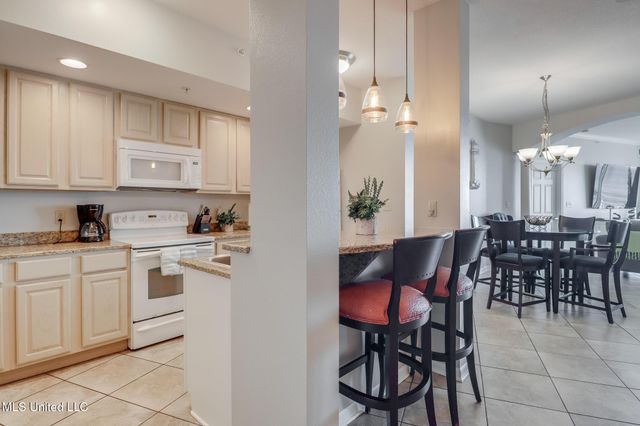 2228 Beach Drive, 706, Gulfport, MS 39507