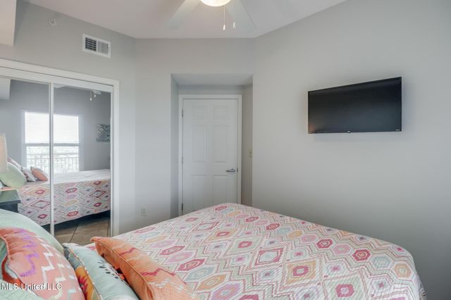 2228 Beach Drive, 706, Gulfport, MS 39507