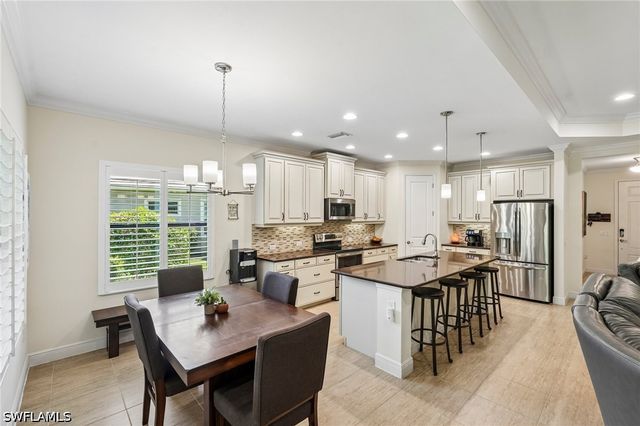 3651 Canopy CIR, Naples, FL 34120