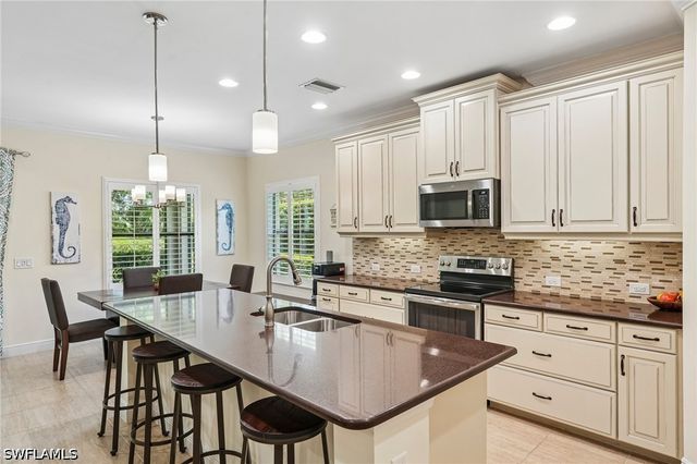 3651 Canopy CIR, Naples, FL 34120