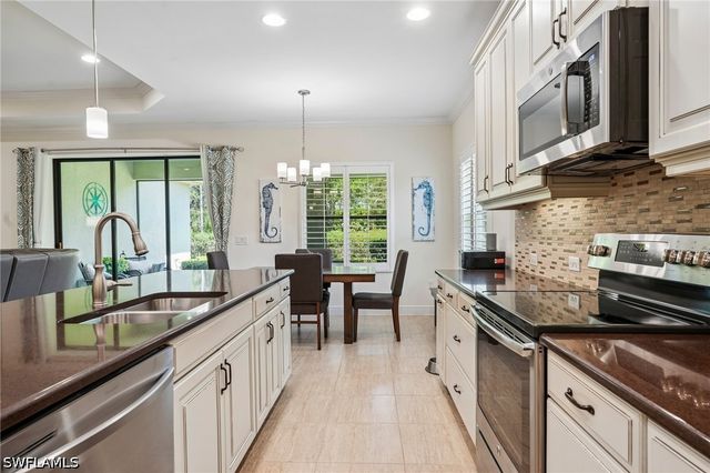 3651 Canopy CIR, Naples, FL 34120