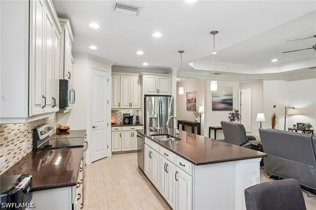 3651 Canopy CIR, Naples, FL 34120