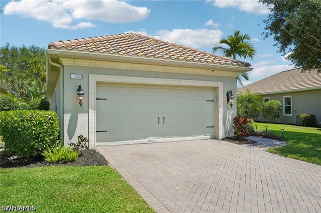 3651 Canopy CIR, Naples, FL 34120
