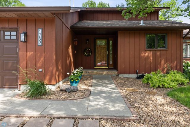 1732 31st Street Circle S, Moorhead, MN 56560