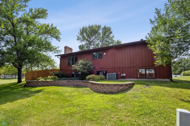 1732 31st Street Circle S, Moorhead, MN 56560