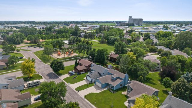 1732 31st Street Circle S, Moorhead, MN 56560