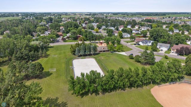 1732 31st Street Circle S, Moorhead, MN 56560