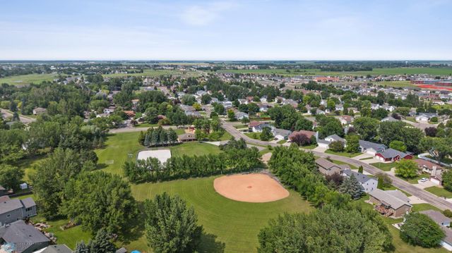 1732 31st Street Circle S, Moorhead, MN 56560