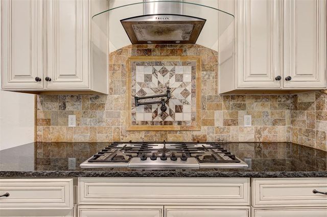 3023 E 44th Street, Edmond, OK 73013