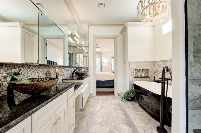 3023 E 44th Street, Edmond, OK 73013