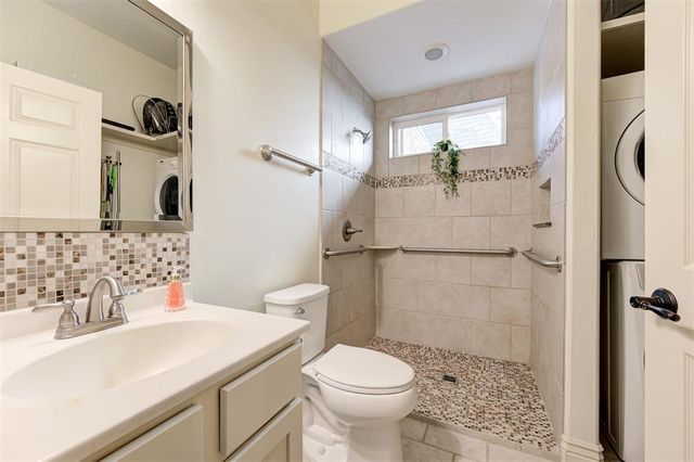 3023 E 44th Street, Edmond, OK 73013