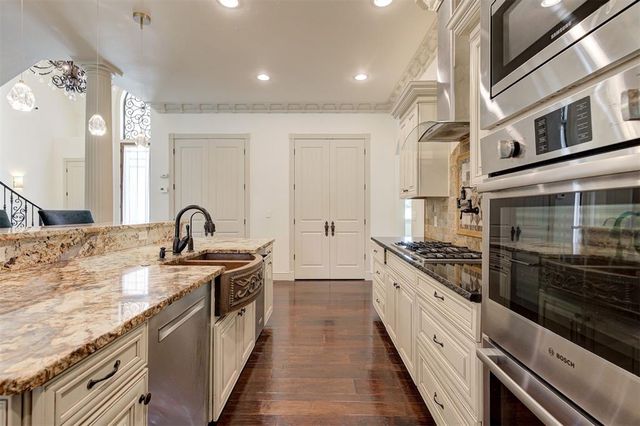 3023 E 44th Street, Edmond, OK 73013