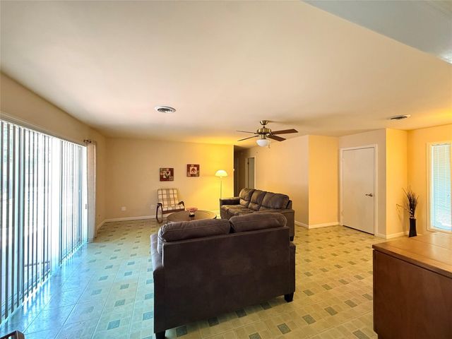 194 28th St, Woodville, TX 75979