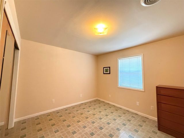 194 28th St, Woodville, TX 75979