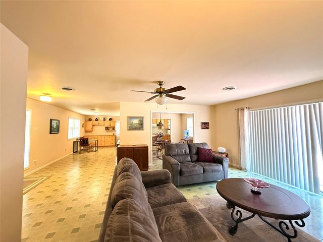 194 28th St, Woodville, TX 75979