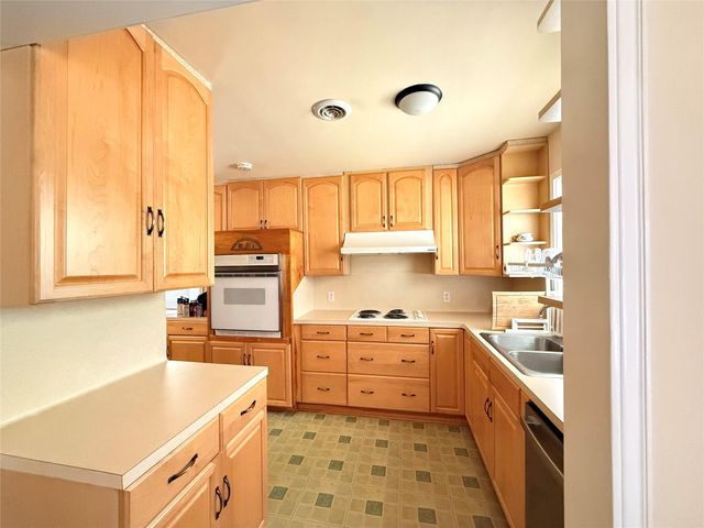 194 28th St, Woodville, TX 75979