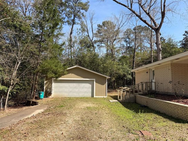 194 28th St, Woodville, TX 75979