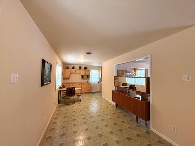 194 28th St, Woodville, TX 75979