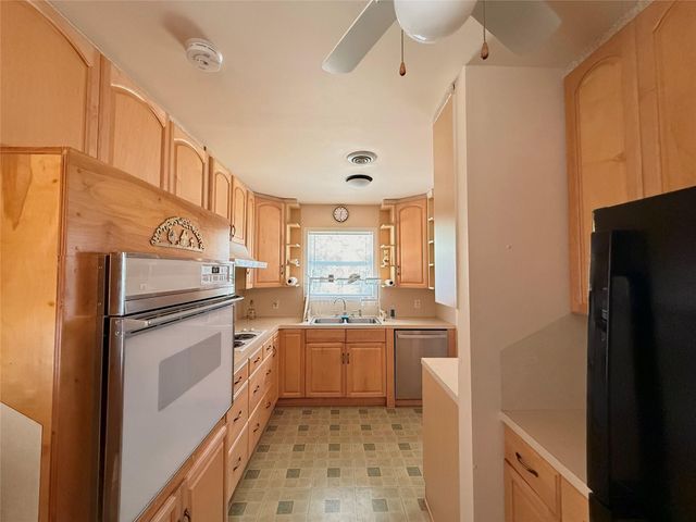 194 28th St, Woodville, TX 75979