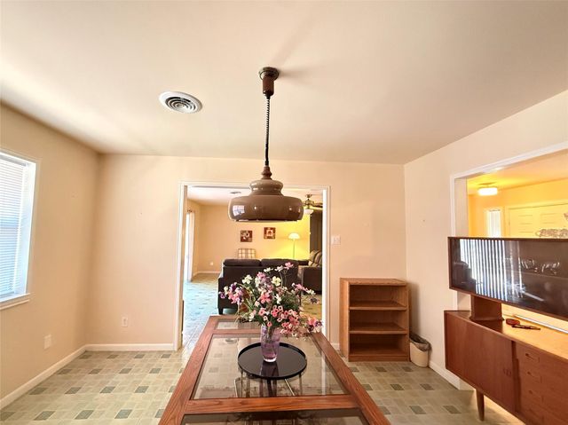 194 28th St, Woodville, TX 75979