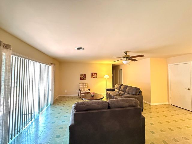 194 28th St, Woodville, TX 75979