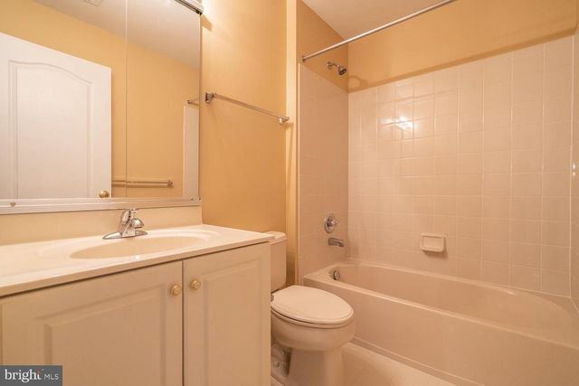 43388 FRENCHMANS CREEK TER, Ashburn, VA 20147