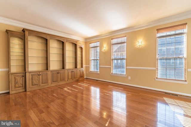 43388 FRENCHMANS CREEK TER, Ashburn, VA 20147