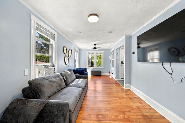 6 Clifton, Saugus, MA 01906