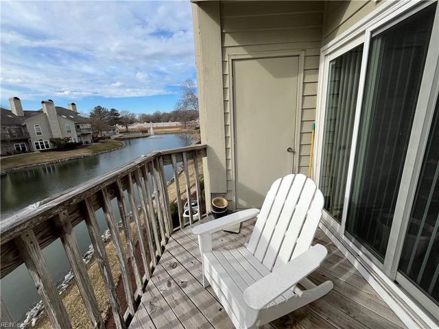 469 E Lake CIR, Chesapeake, VA 23322