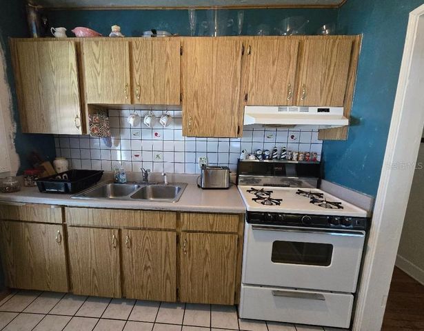 819 W PLYMOUTH STREET, Tampa, FL 33603