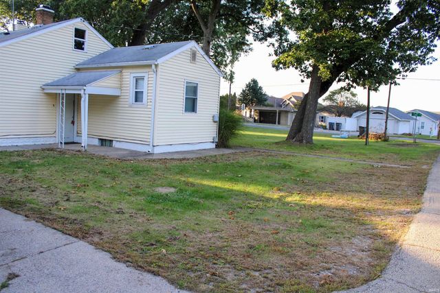 26170 Lake Drive, Elkhart, IN 46514