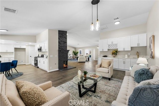 43012 Montemarte Court, Lancaster, CA 93536