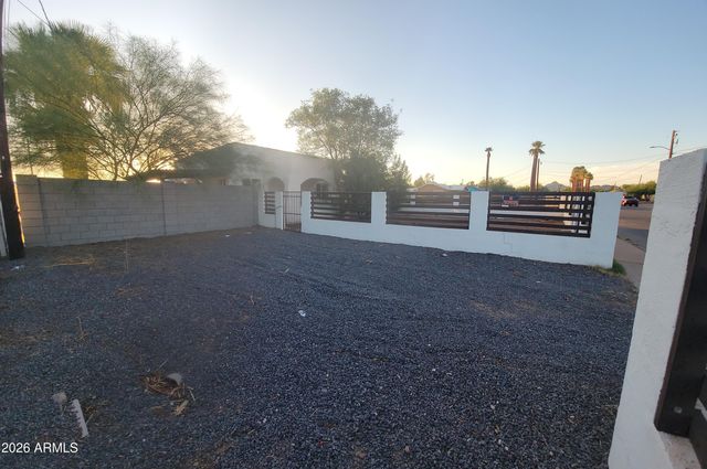 2102 N 26TH Place, Phoenix, AZ 85008