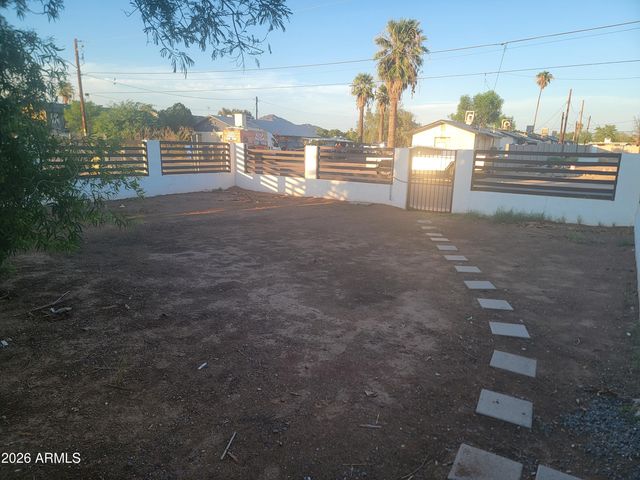 2102 N 26TH Place, Phoenix, AZ 85008