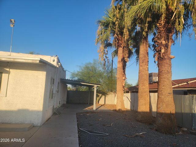 2102 N 26TH Place, Phoenix, AZ 85008