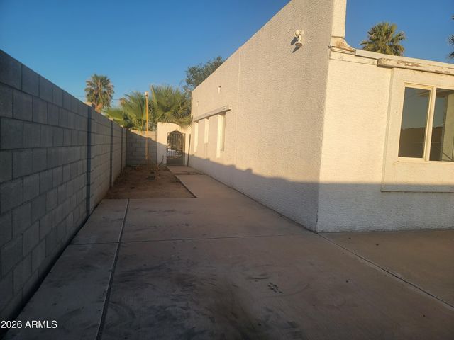 2102 N 26TH Place, Phoenix, AZ 85008